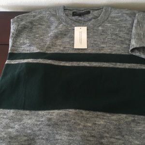 Men’s gray striped sweater